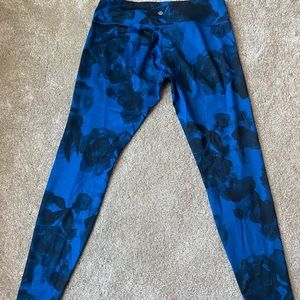 Wunder Under - blue and black floral